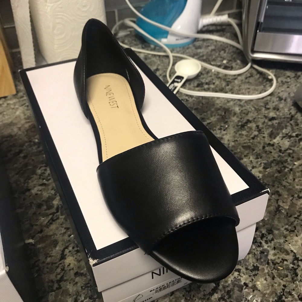 Nine West black flats “Broken”
